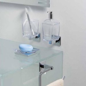 dosificador adhesivo 300x300 - 3 accesorios imprescindibles para baño